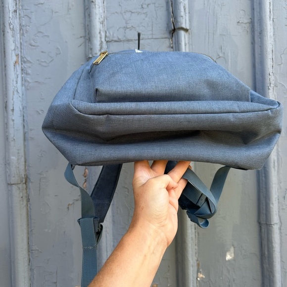 Herschel Supply Co Nova back pack, 15”x 12”x 5” - Picture 6 of 16